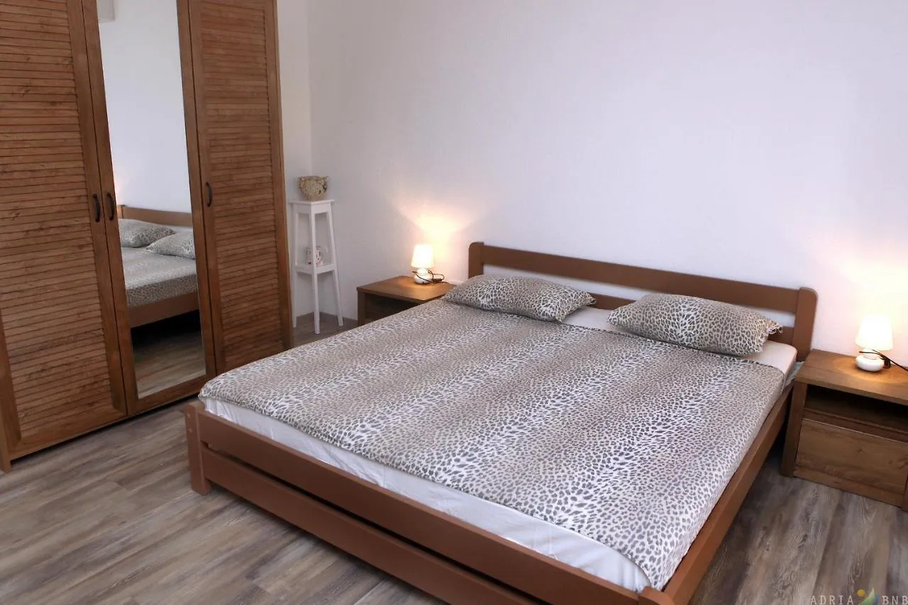Nice Apartment Near The Sea Es3 Umag Kroatië